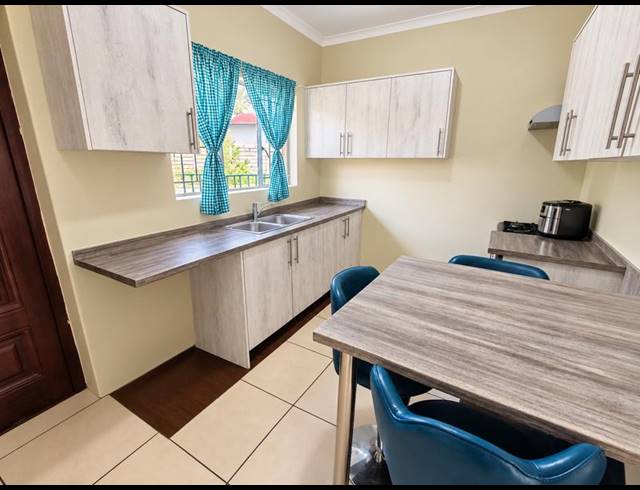 4 BEDROOM HOUSE FOR SALE IN HEUWELOORD